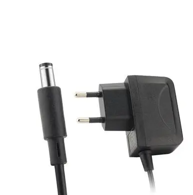 電源アダプター